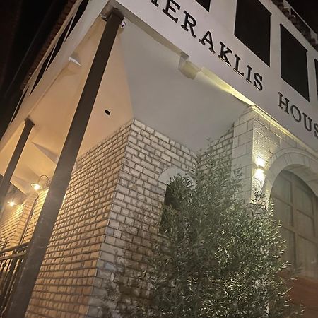 Heraklis Hotel ベラト エクステリア 写真
