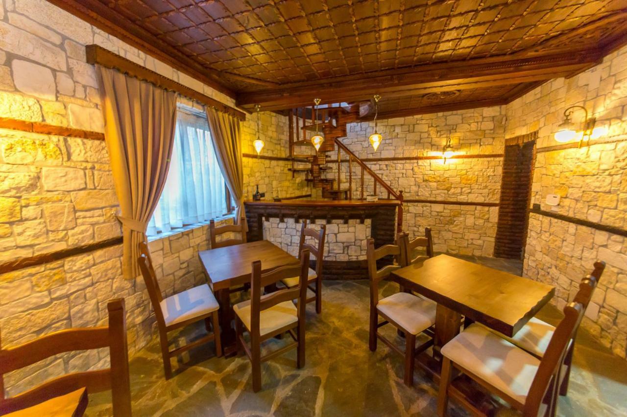 Heraklis Hotel ベラト エクステリア 写真