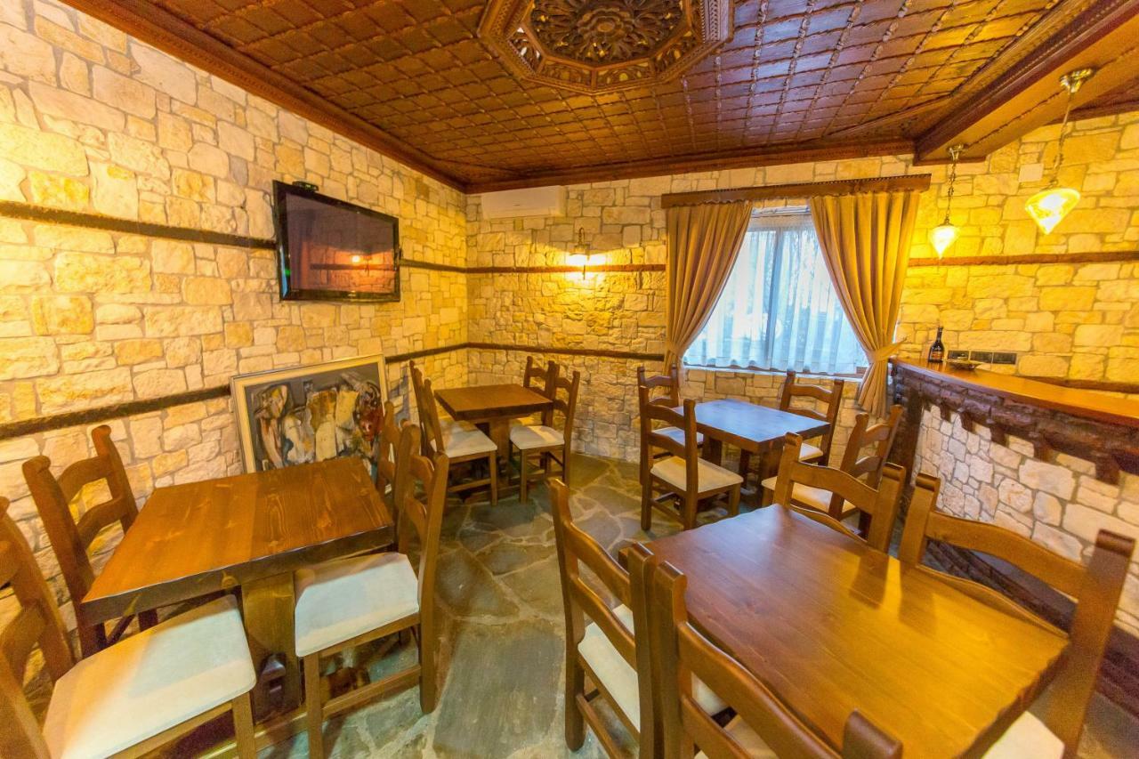 Heraklis Hotel ベラト エクステリア 写真