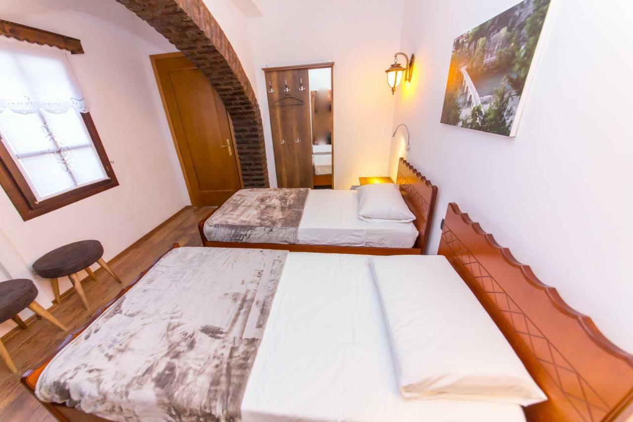 Heraklis Hotel ベラト エクステリア 写真