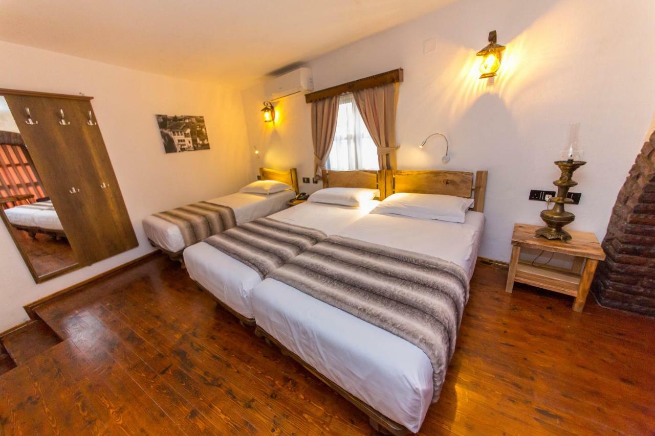 Heraklis Hotel ベラト エクステリア 写真